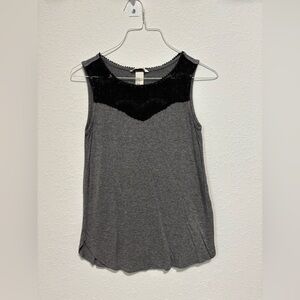 Bundle of 4 H&M Women’s Lace Tank Top Size XS